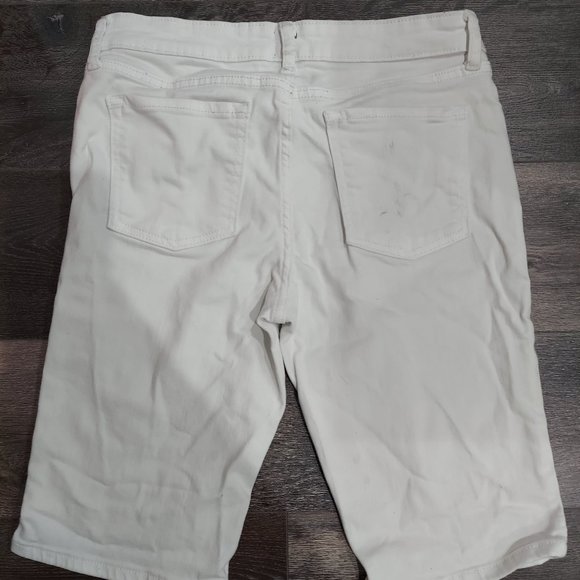 Gap White Denim 9 Inches Bermuda Shorts - Picture 2 of 4